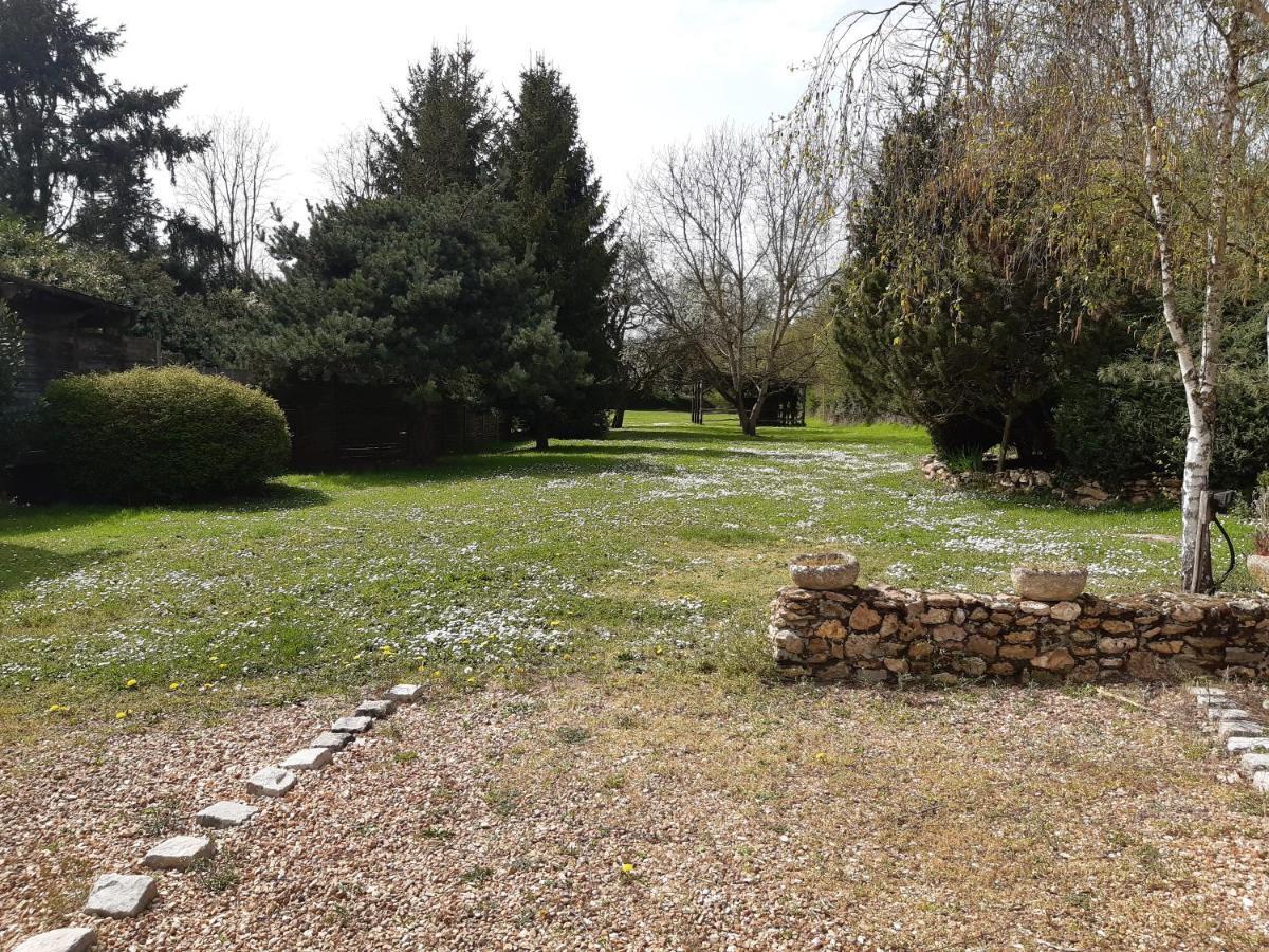Bed and Breakfast Au Charme de l'Eure Villiers-le-Morhier Exterior foto